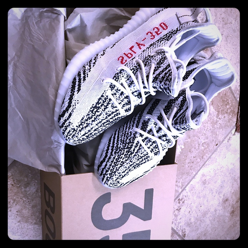 **SOLD**YEEZY Boost 350 V20 Men’s Size 9 White